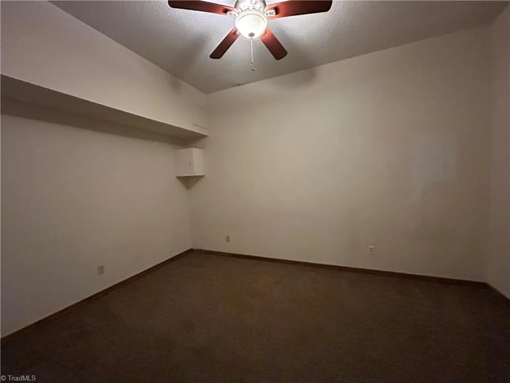 1439 King Charles Drive Clemmons, NC 27012