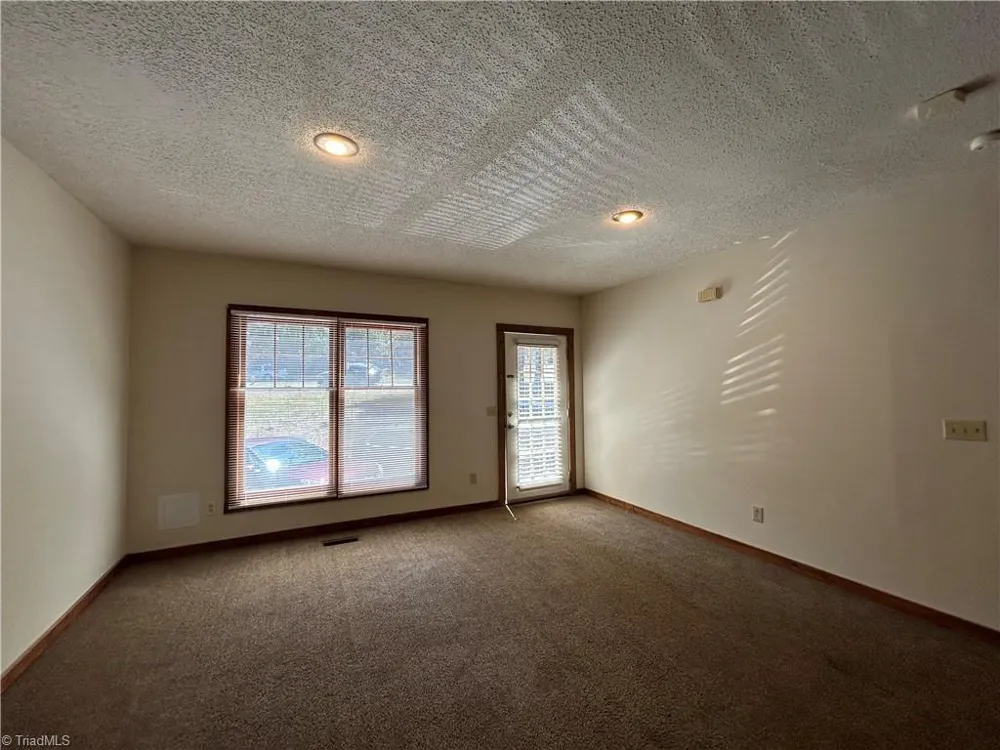 1439 King Charles Drive Clemmons, NC 27012