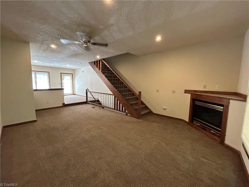 1439 King Charles Drive Clemmons, NC 27012
