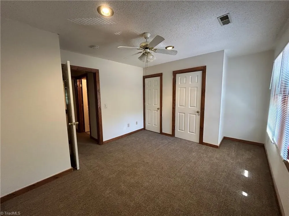 1439 King Charles Drive Clemmons, NC 27012