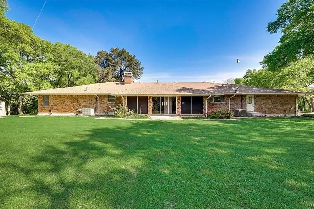 722 E Wheatland Duncanville, TX 75116