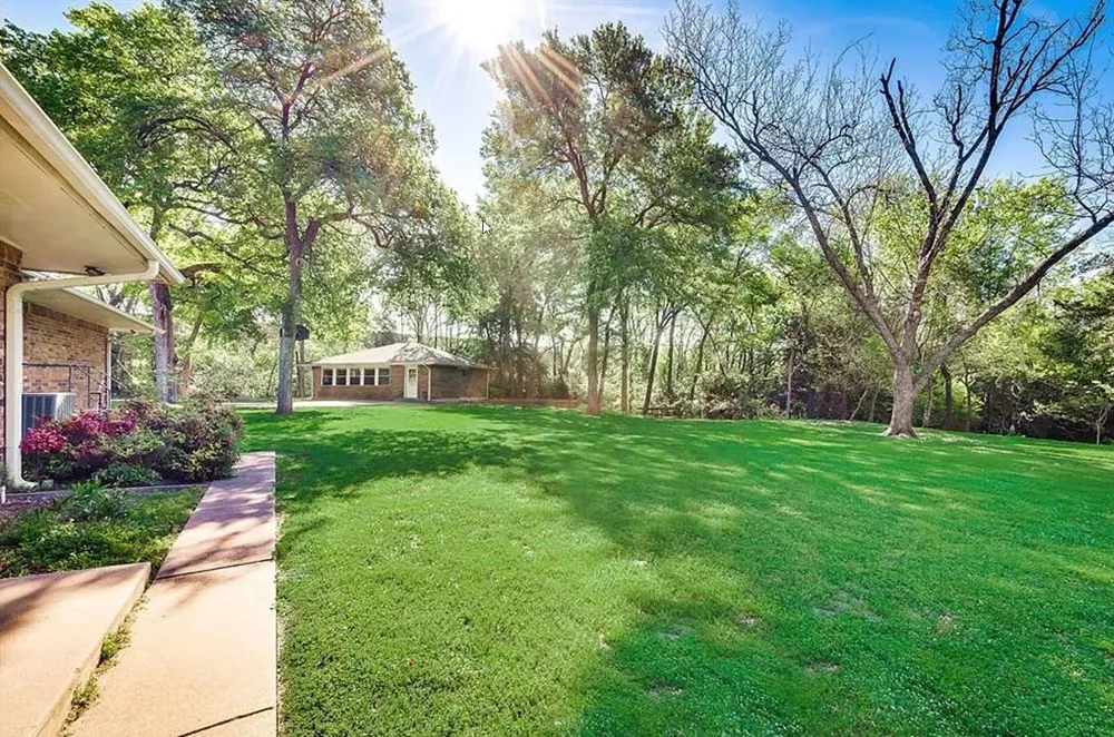 722 E Wheatland Duncanville, TX 75116