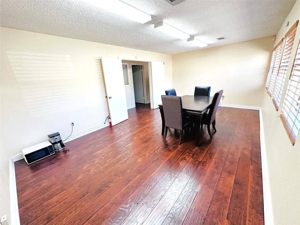 722 E Wheatland Duncanville, TX 75116