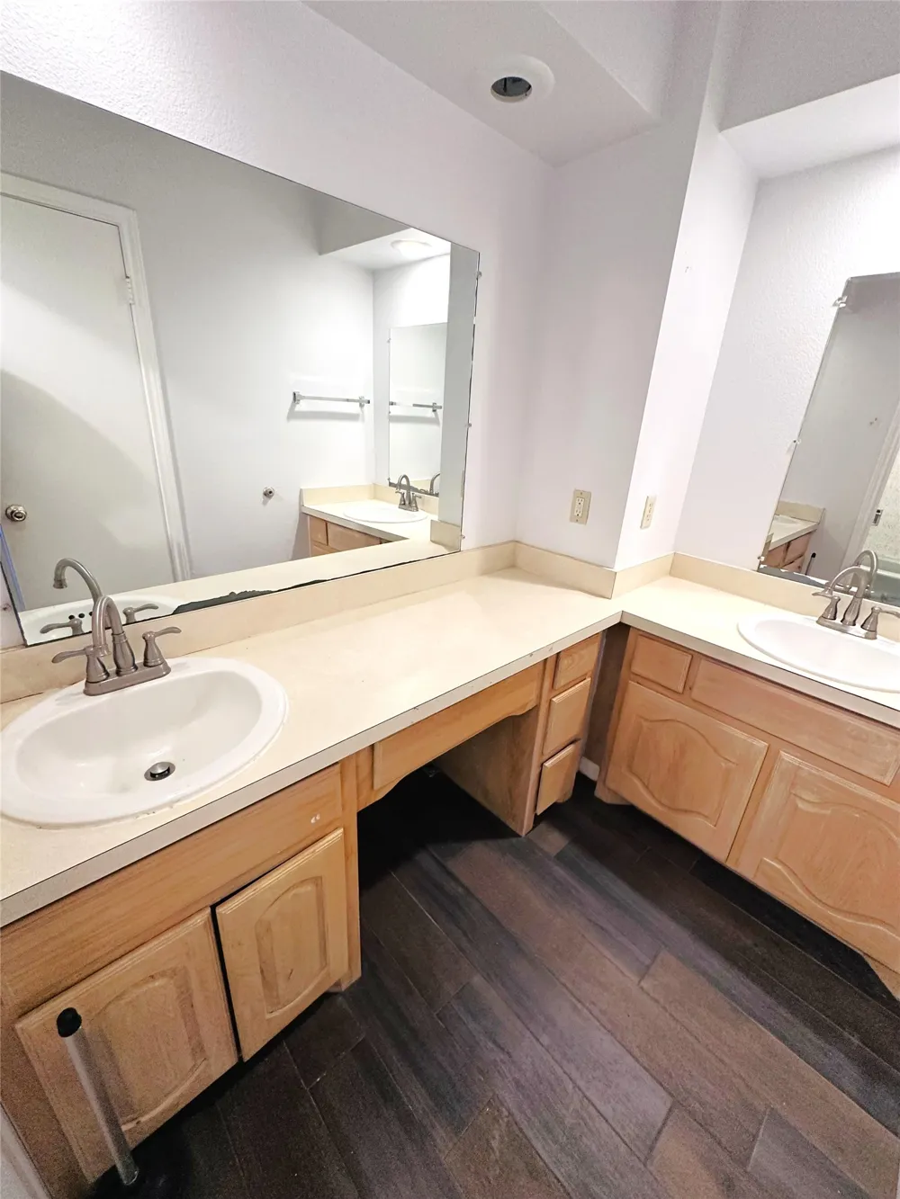 722 E Wheatland Duncanville, TX 75116