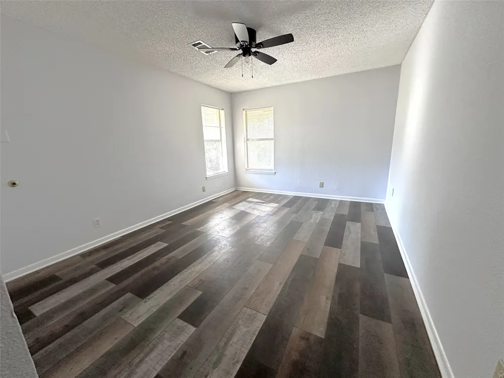 722 E Wheatland Duncanville, TX 75116