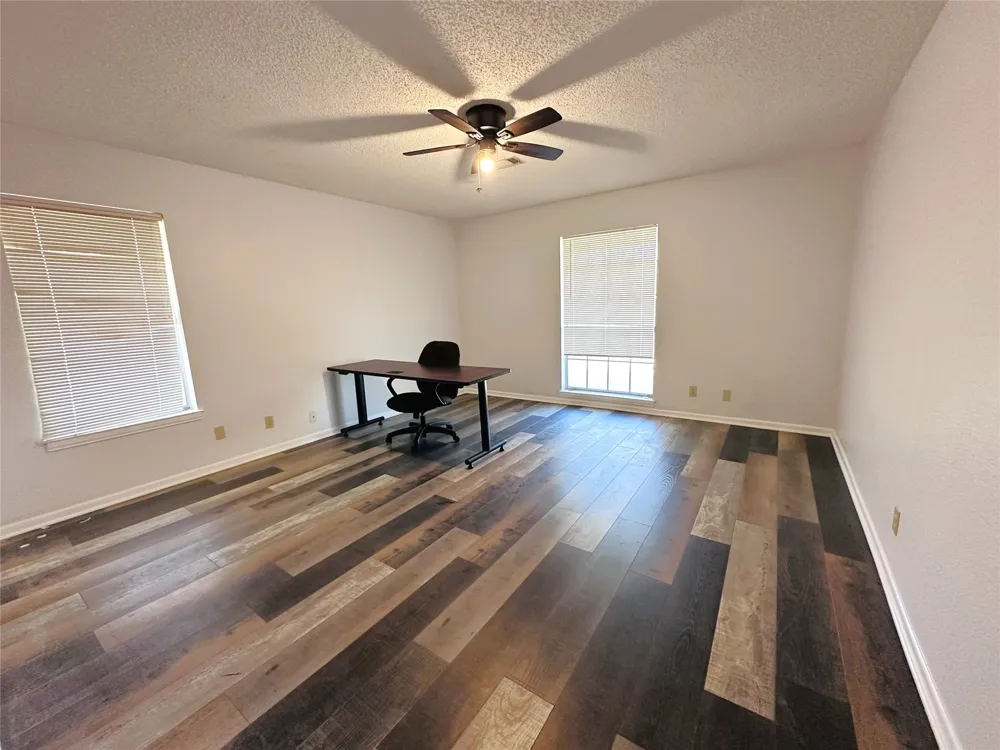 722 E Wheatland Duncanville, TX 75116