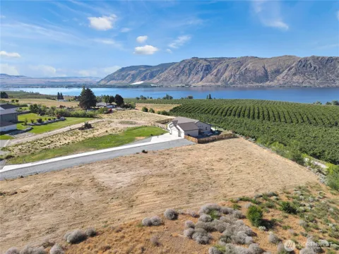 16 Columbia View Drive