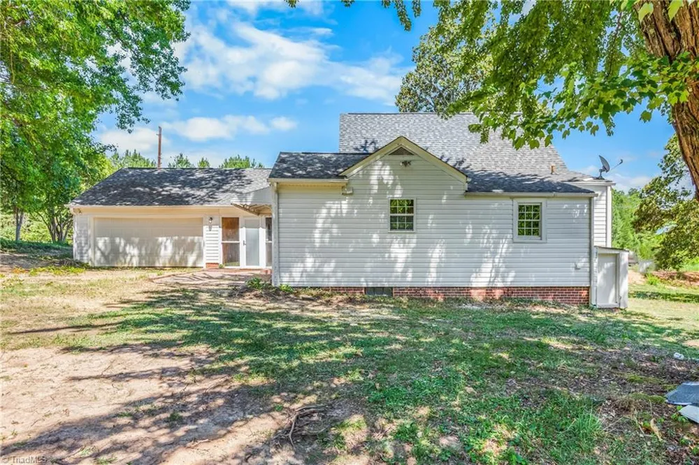 4816 Dippen Road Walkertown, NC 27105