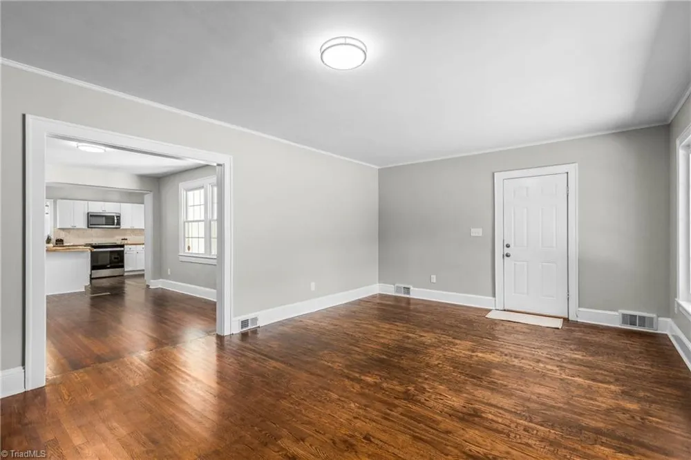 4816 Dippen Road Walkertown, NC 27105
