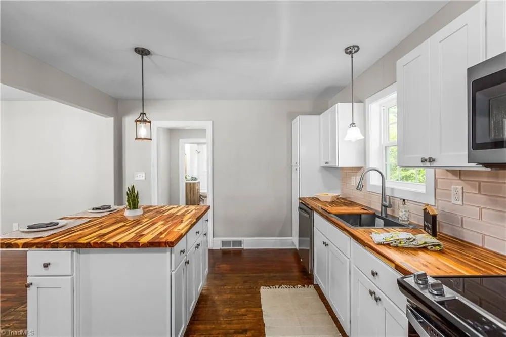 4816 Dippen Road Walkertown, NC 27105