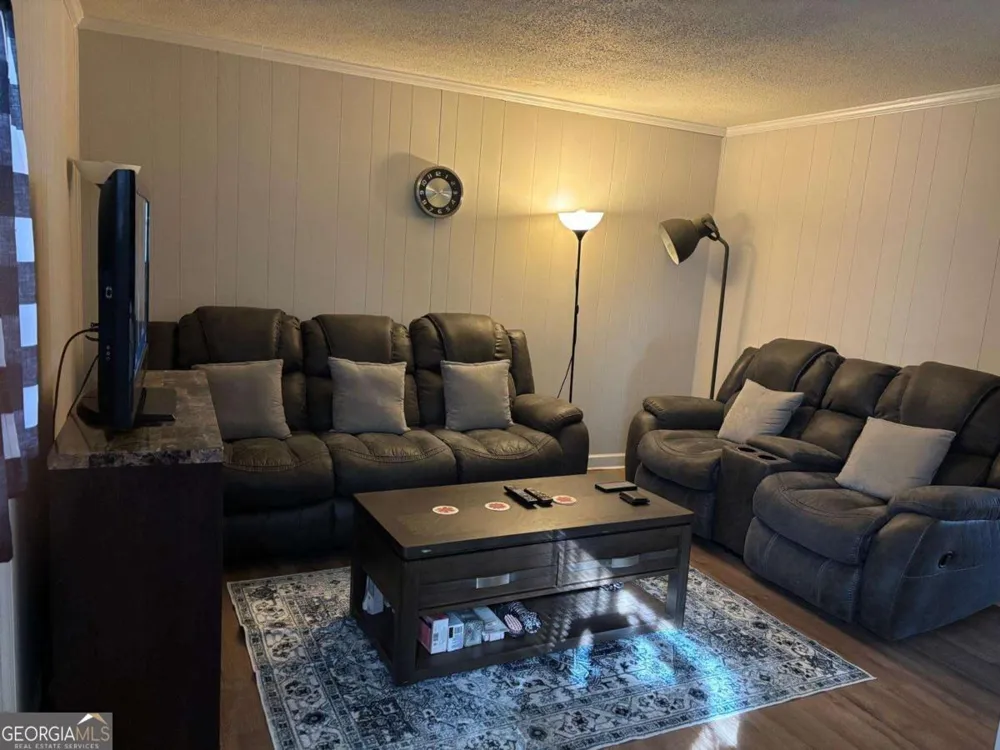 6354 Shannon PKWY Union City, GA 30291