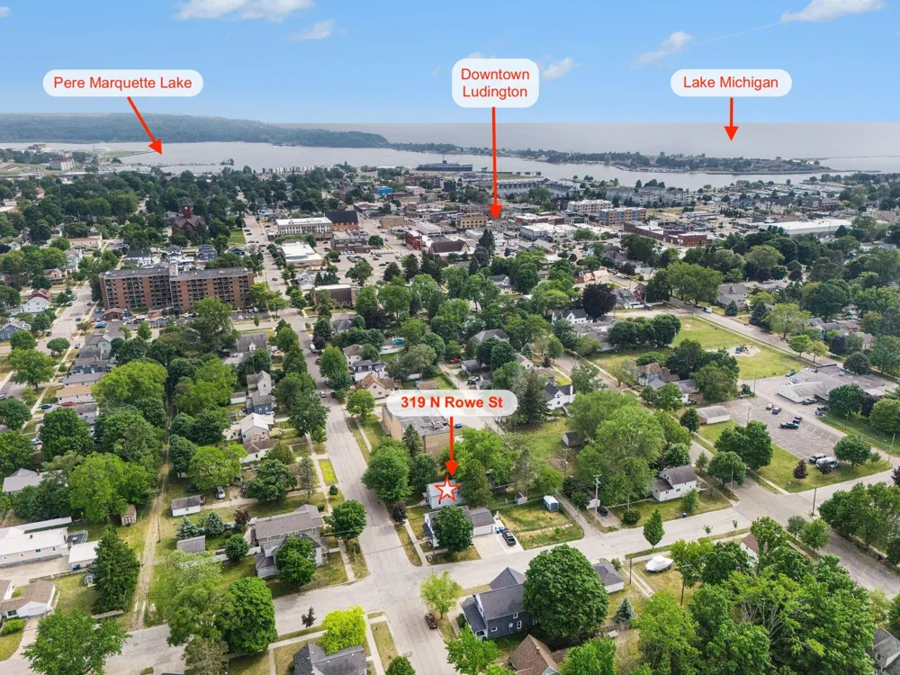 319 N Rowe Street Ludington, MI 49431