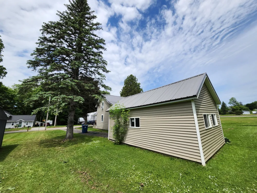 205 S Columbia Avenue Scottville, MI 49454
