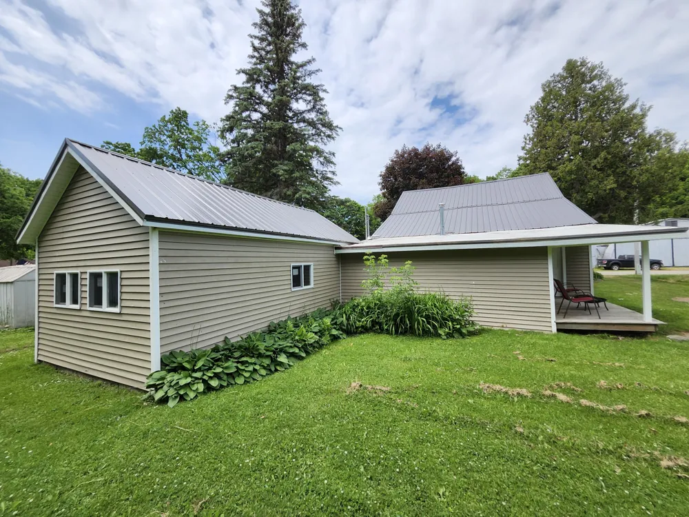 205 S Columbia Avenue Scottville, MI 49454
