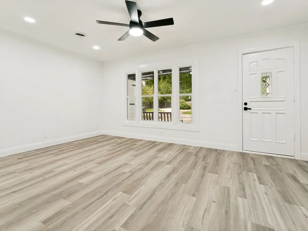 429 Harmon Road Hurst, TX 76053