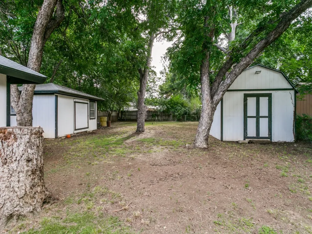 429 Harmon Road Hurst, TX 76053