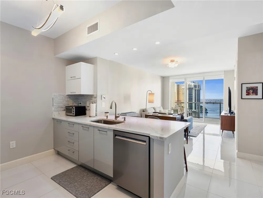 Oasis Grand Boulevard #1206 Fort Myers, FL 33916