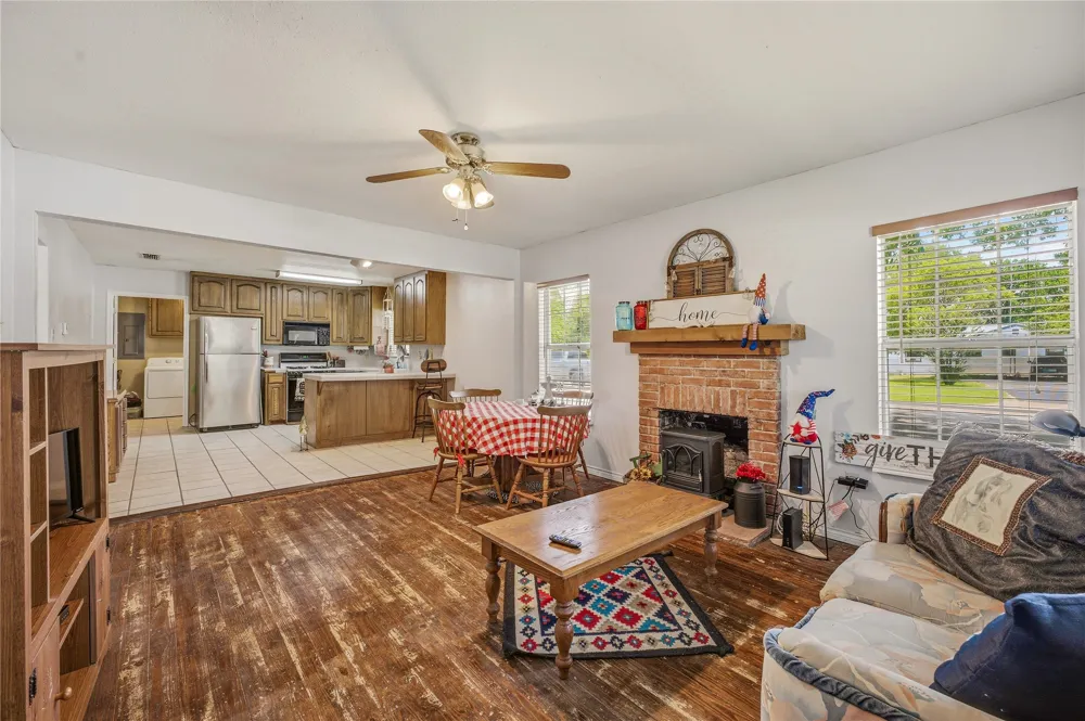 200 Austin Road Glen Rose, TX 76043