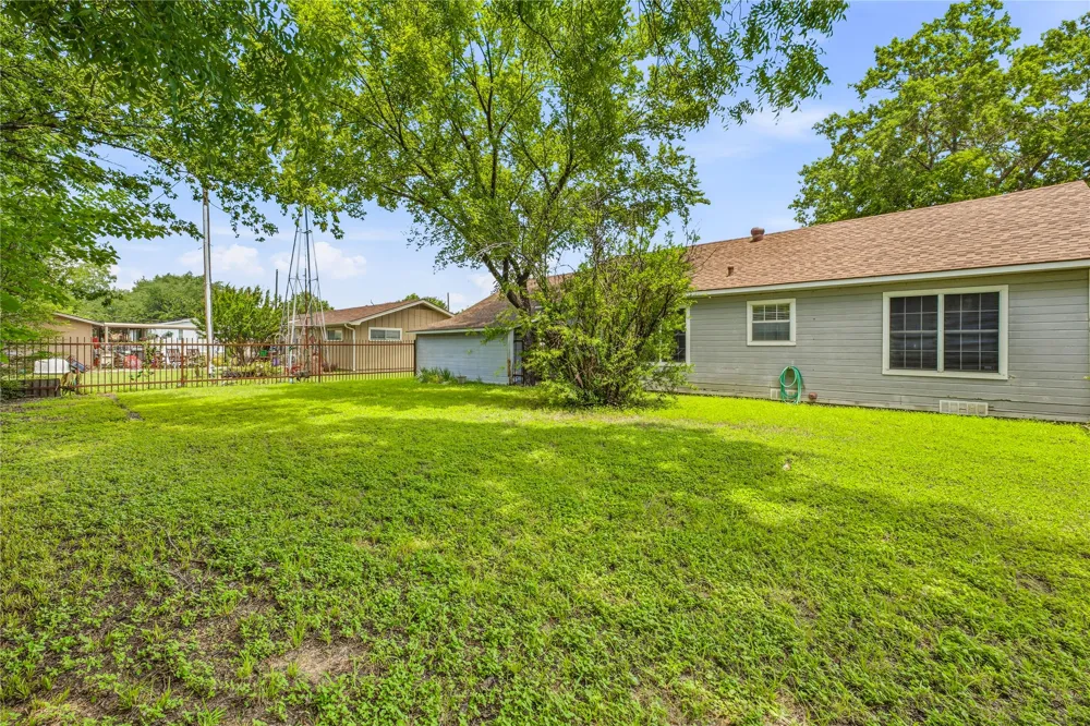 200 Austin Road Glen Rose, TX 76043