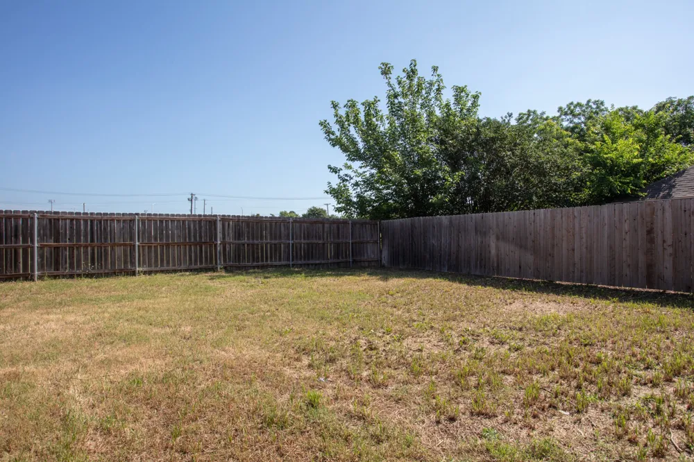 5301 Tartan Circle Denton, TX 76208