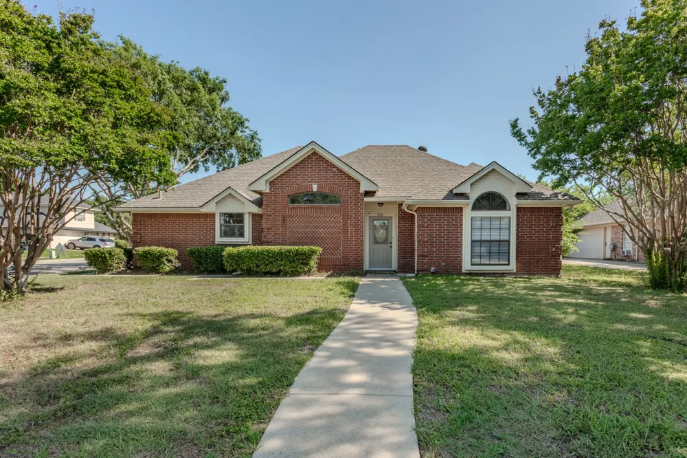 5301 Tartan Circle Denton, TX 76208