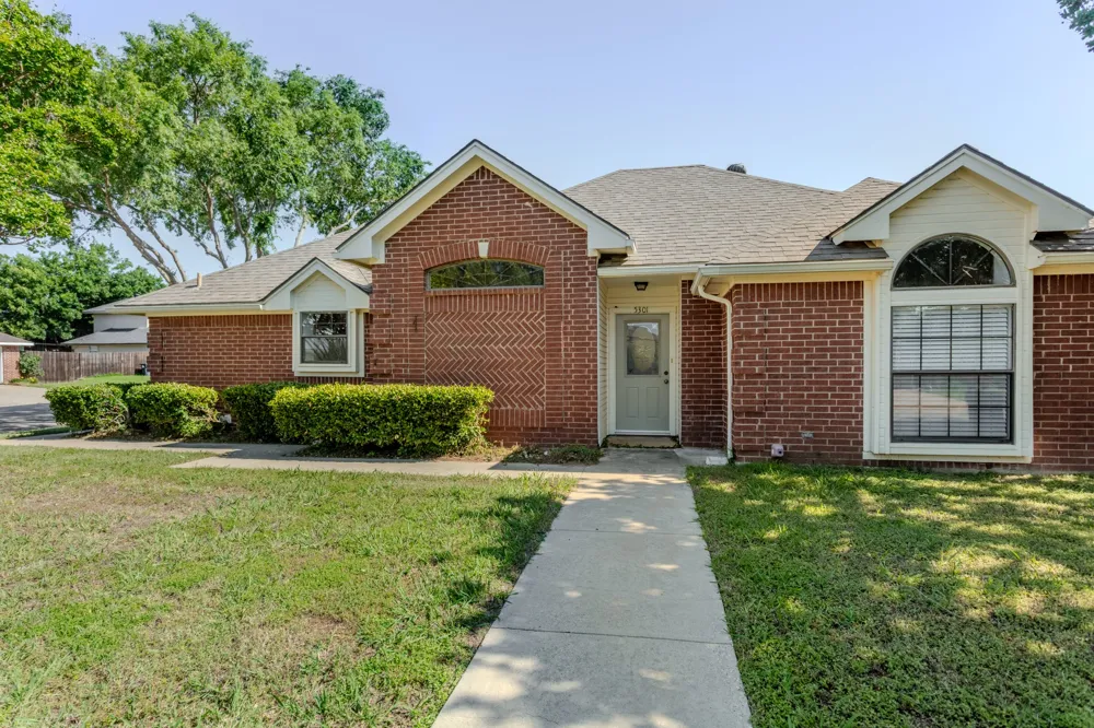 5301 Tartan Circle Denton, TX 76208