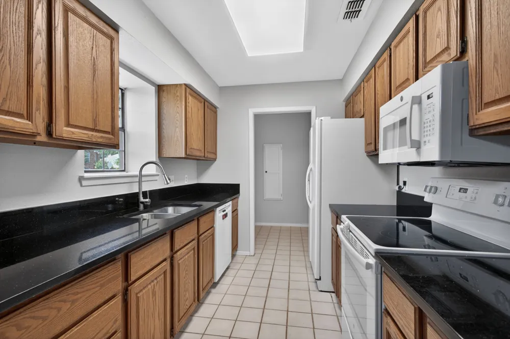 5301 Tartan Circle Denton, TX 76208