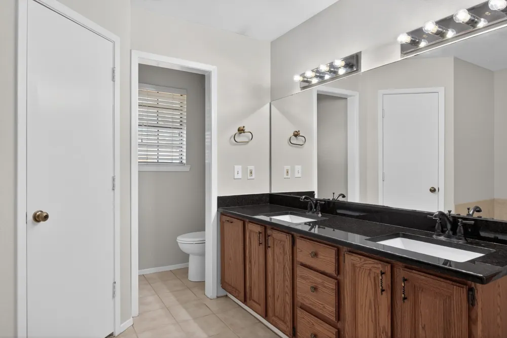 5301 Tartan Circle Denton, TX 76208