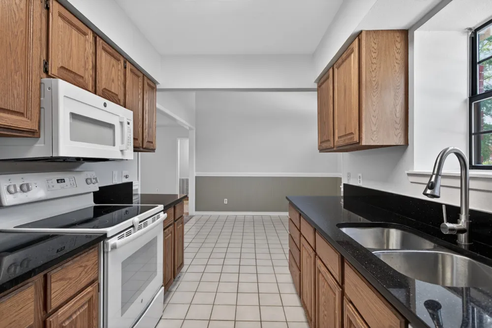 5301 Tartan Circle Denton, TX 76208