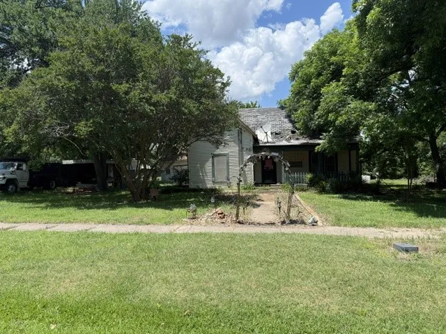 401 Paris Street Pecan Gap, TX 75469