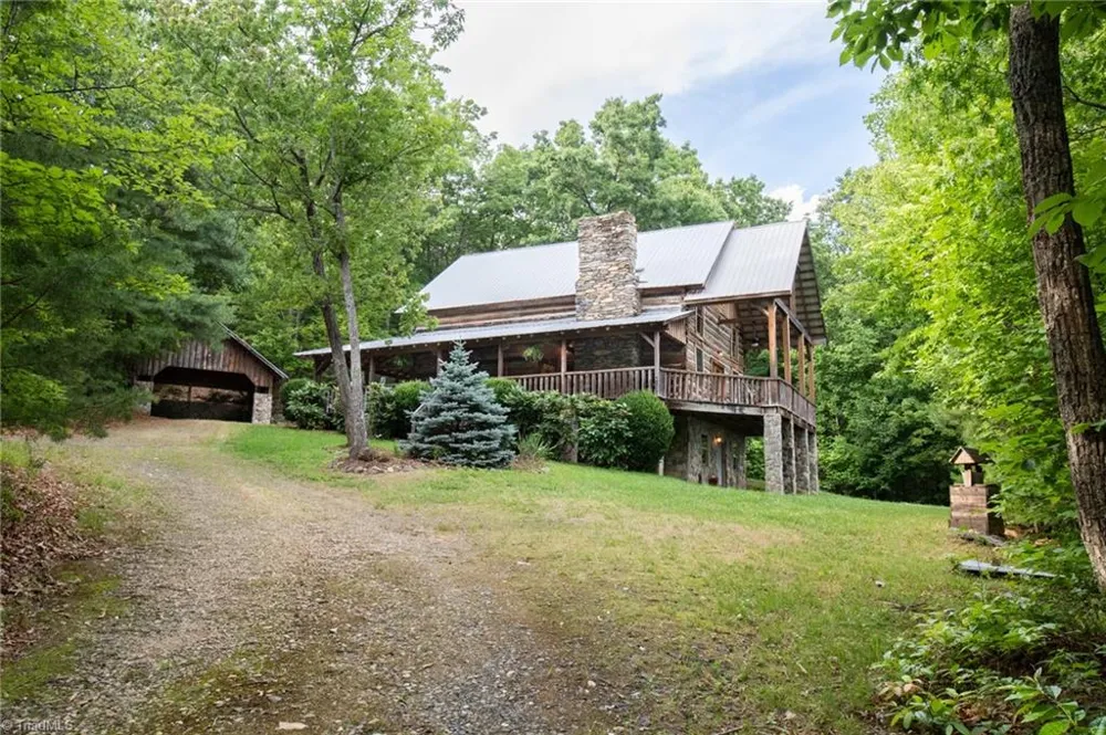 1639 Mountain Vista Drive McGrady, NC 28649
