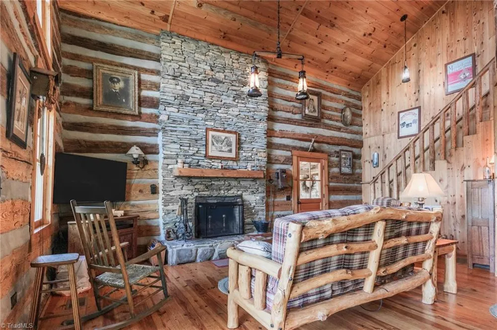 1639 Mountain Vista Drive McGrady, NC 28649