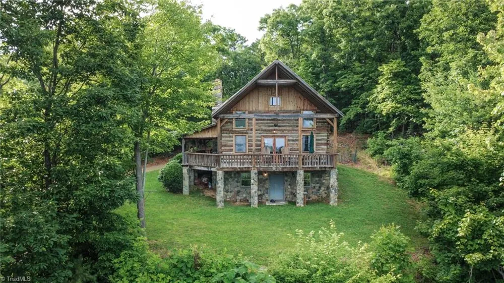1639 Mountain Vista Drive McGrady, NC 28649