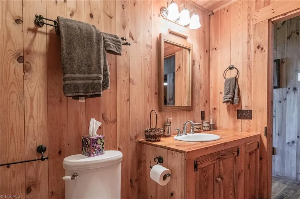 1639 Mountain Vista Drive McGrady, NC 28649