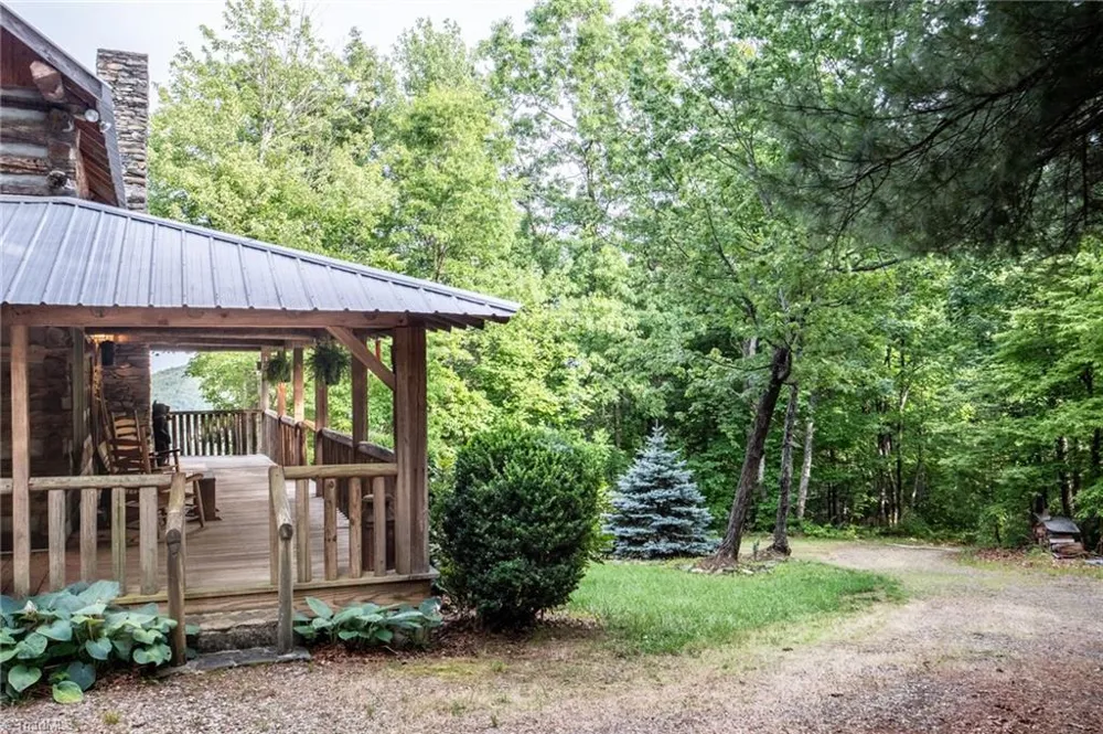 1639 Mountain Vista Drive McGrady, NC 28649