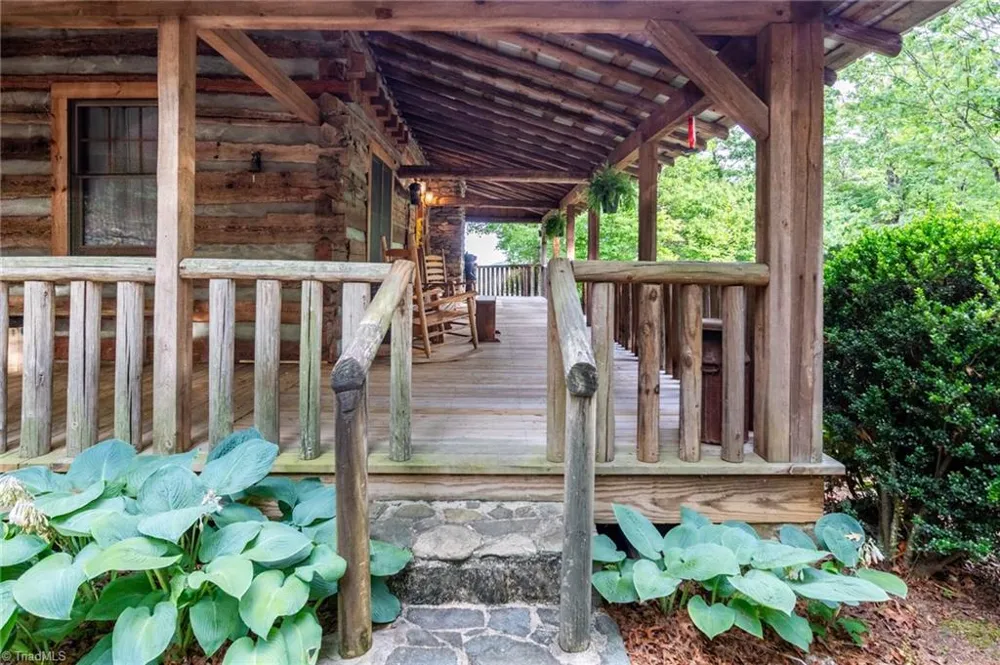 1639 Mountain Vista Drive McGrady, NC 28649