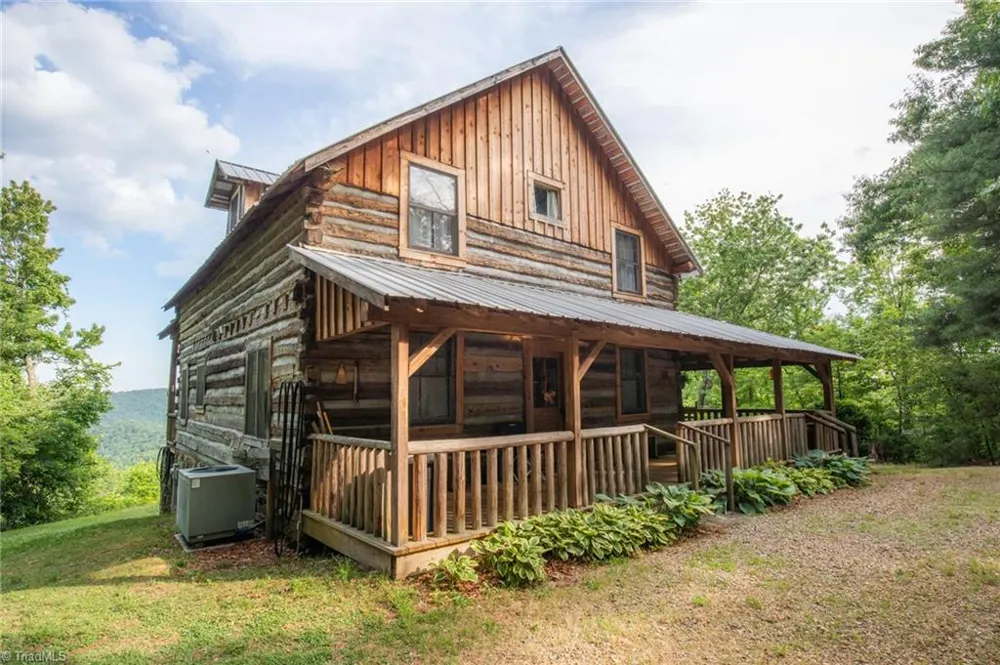 1639 Mountain Vista Drive McGrady, NC 28649