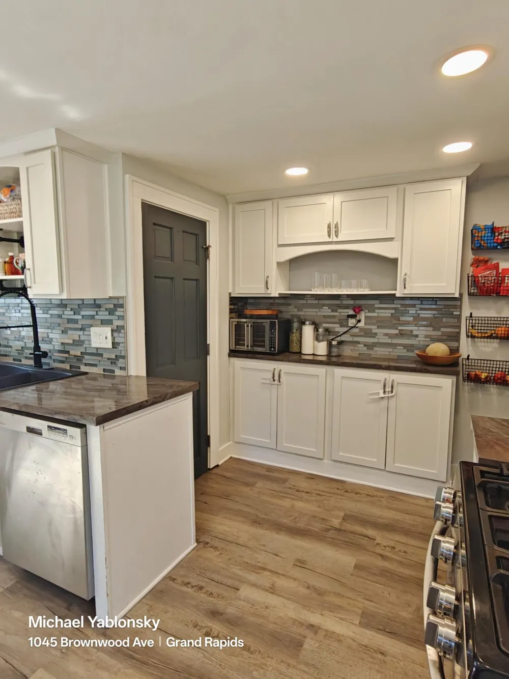 1045 Brownwood Avenue NW Grand Rapids, MI 49504