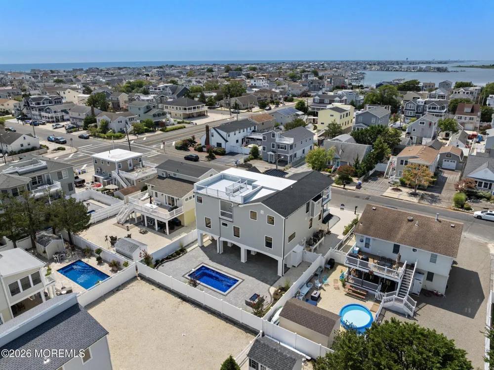 309 W 16th Street Ship Bottom, NJ 08008