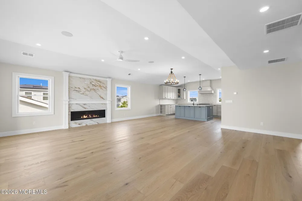 309 W 16th Street Ship Bottom, NJ 08008
