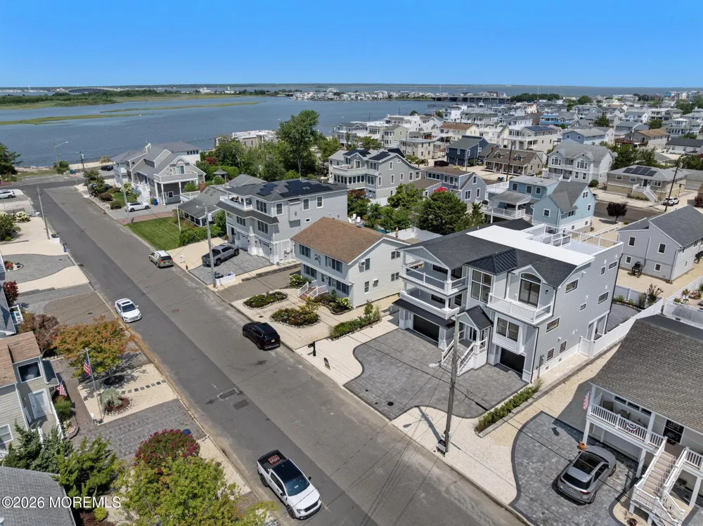 309 W 16th Street Ship Bottom, NJ 08008