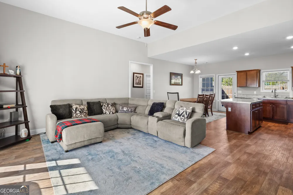 301 Tallulah BND Ellabell, GA 31308