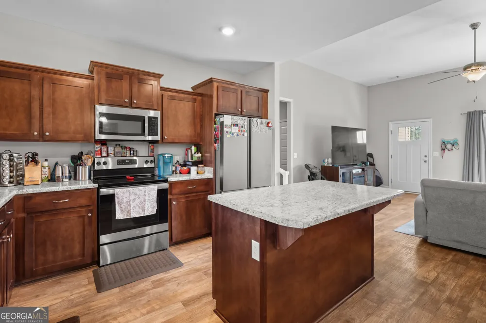 301 Tallulah BND Ellabell, GA 31308