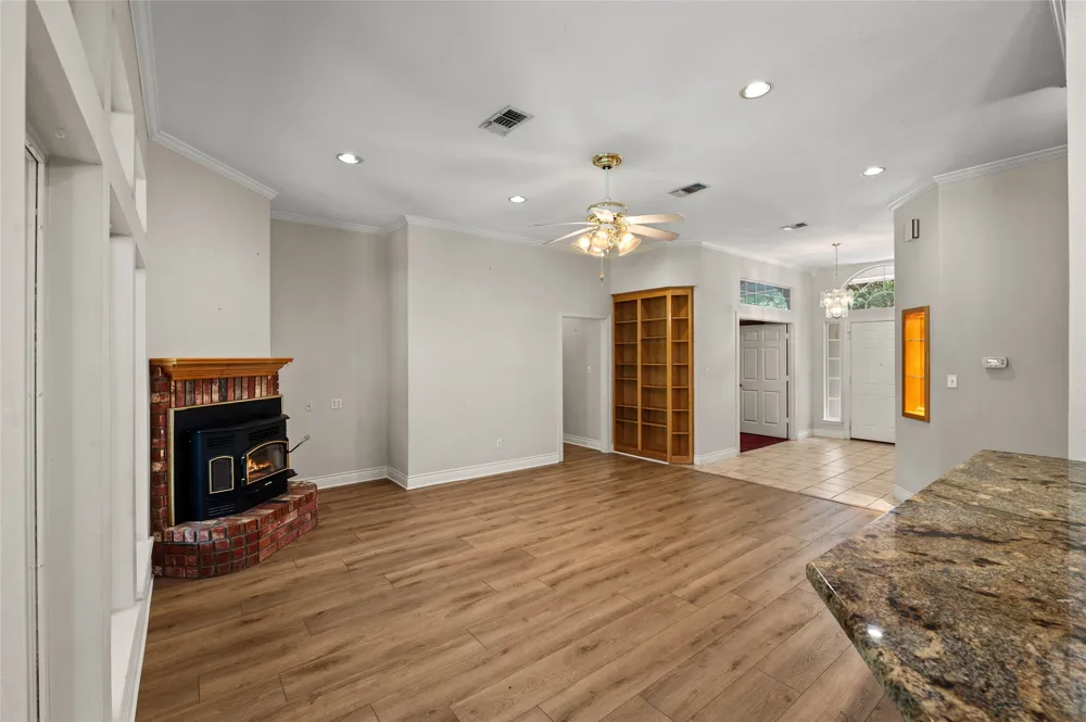 605 County road 2310 Mineola, TX 75773