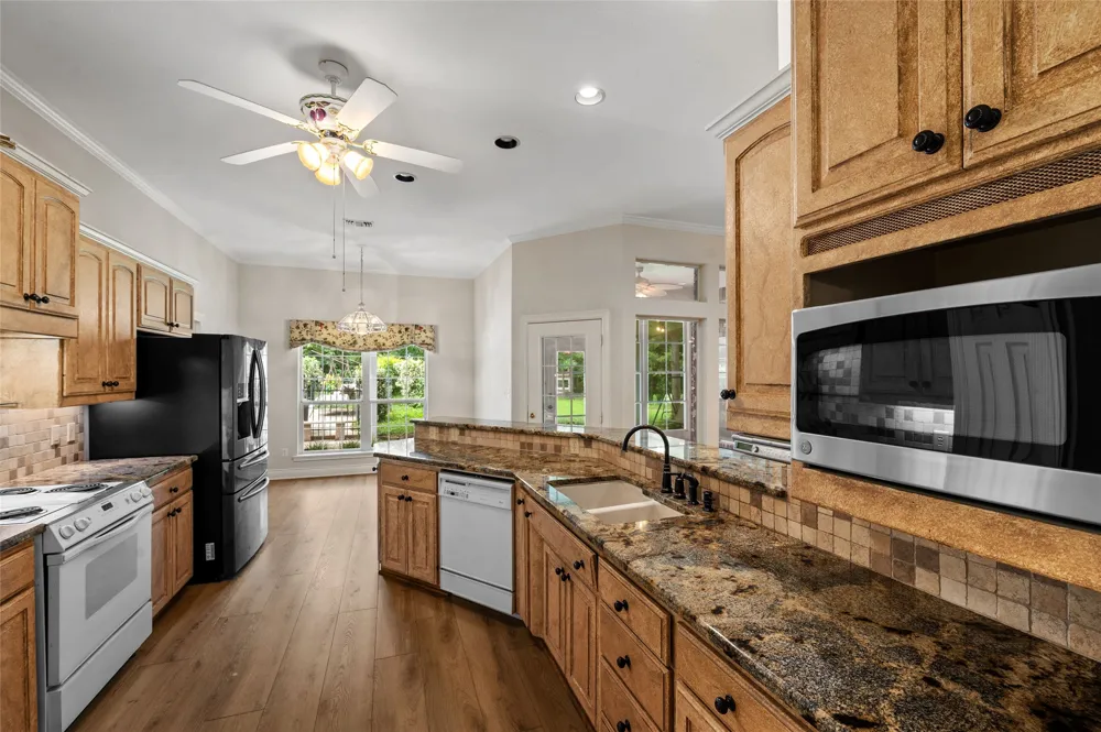 605 County road 2310 Mineola, TX 75773