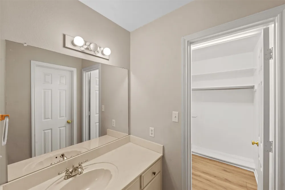 605 County road 2310 Mineola, TX 75773