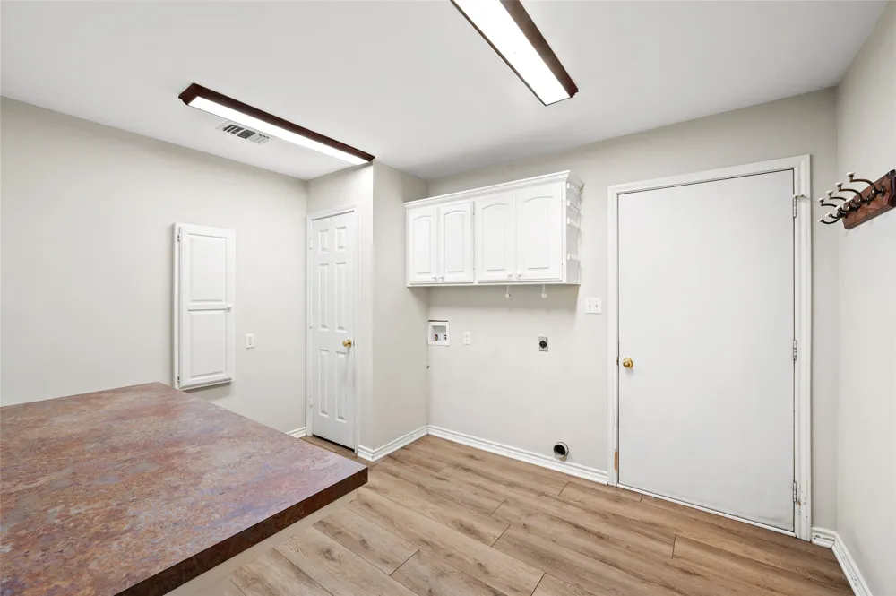 605 County road 2310 Mineola, TX 75773