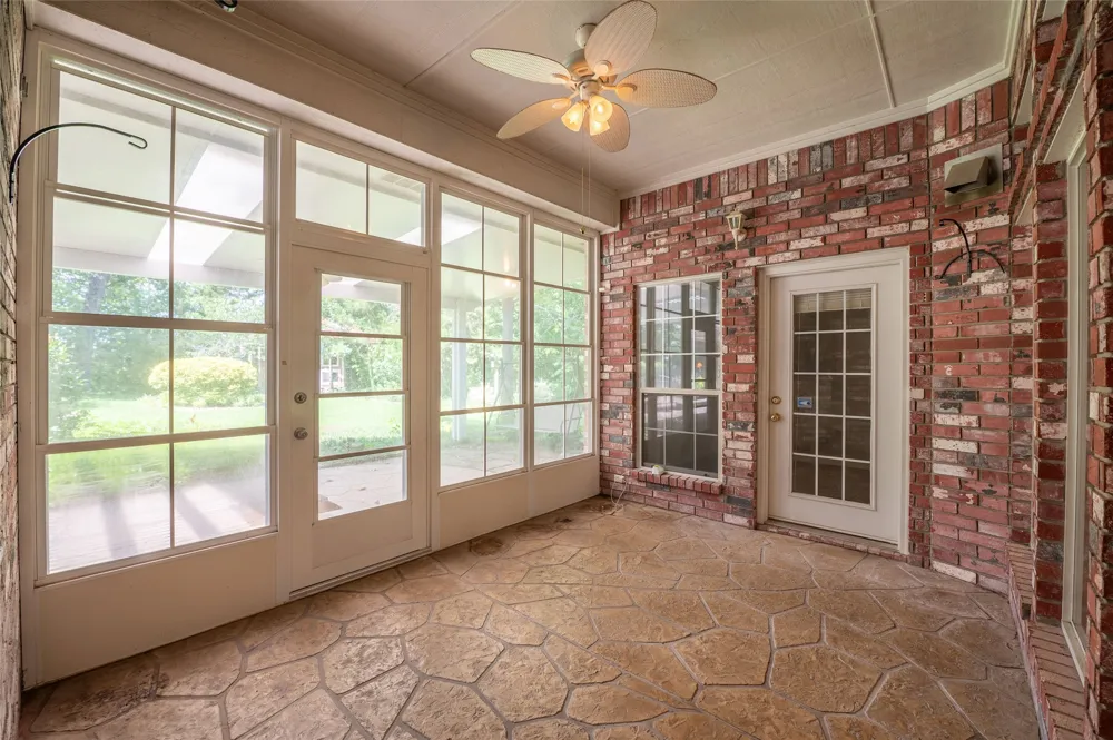 605 County road 2310 Mineola, TX 75773