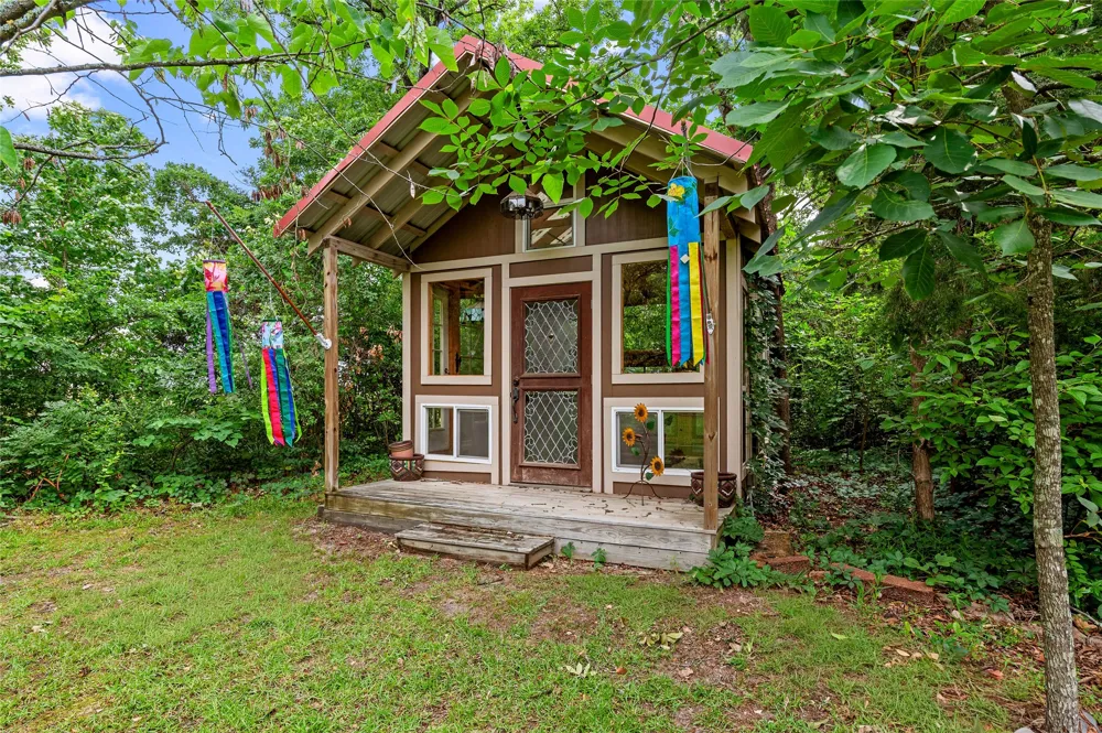 605 County road 2310 Mineola, TX 75773
