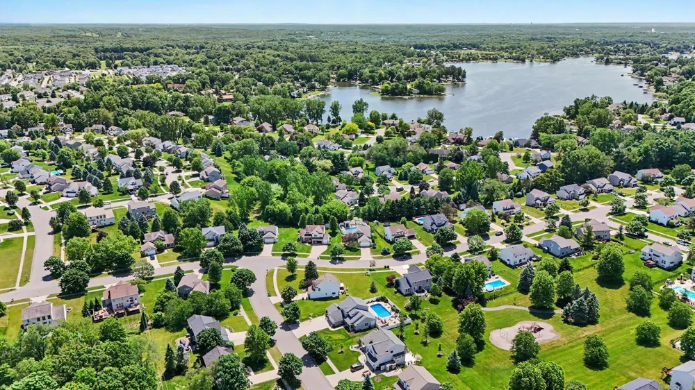 6630 Cannon Farms Drive NE Rockford, MI 49341